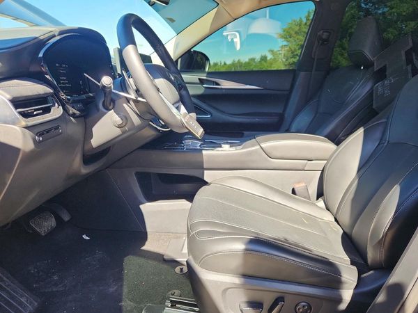 2025 INFINITI QX60 — DENT