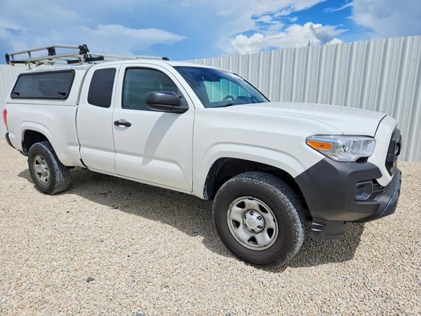 2022 TOYOTA TACOMA SR5 — Passenger 3/4