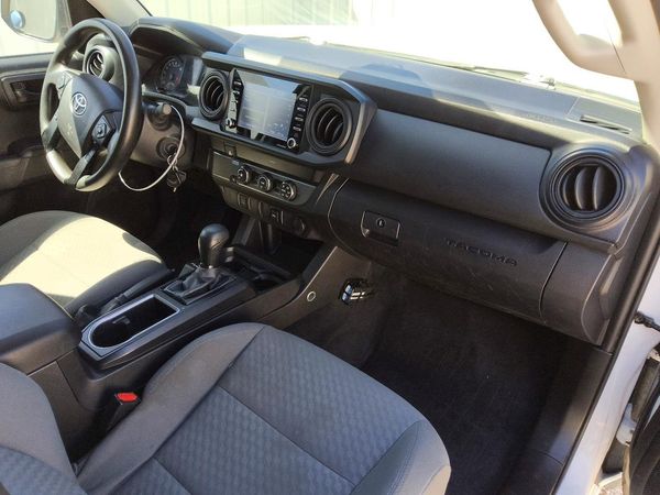 2022 TOYOTA TACOMA SR5 — CKPT
