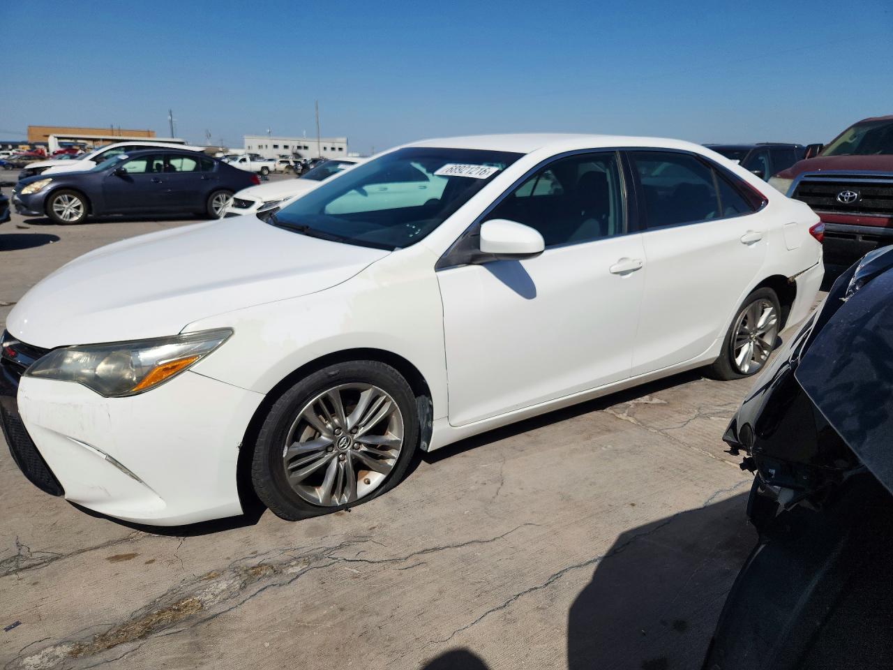 2016 TOYOTA CAMRY — Front 3/4