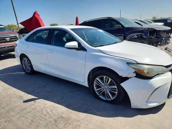 2016 TOYOTA CAMRY — Passenger 3/4
