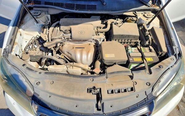 2016 TOYOTA CAMRY — Engine bay
