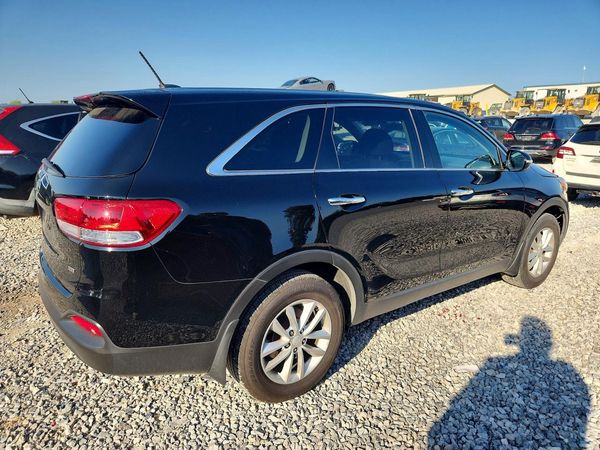 2018 KIA SORENTO L, LX