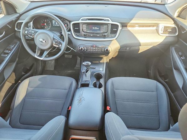 2018 KIA SORENTO L, LX