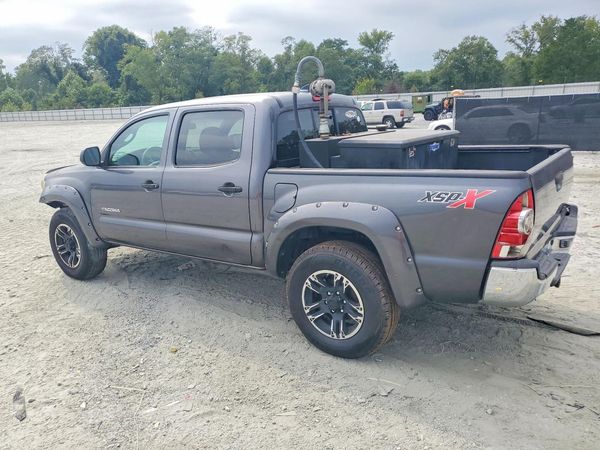 2015 TOYOTA TACOMA Delux Grade