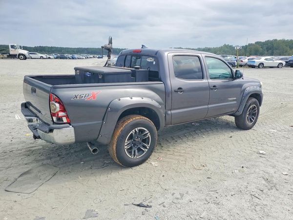 2015 TOYOTA TACOMA Delux Grade