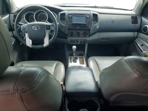 2015 TOYOTA TACOMA Delux Grade