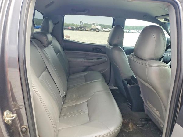 2015 TOYOTA TACOMA Delux Grade