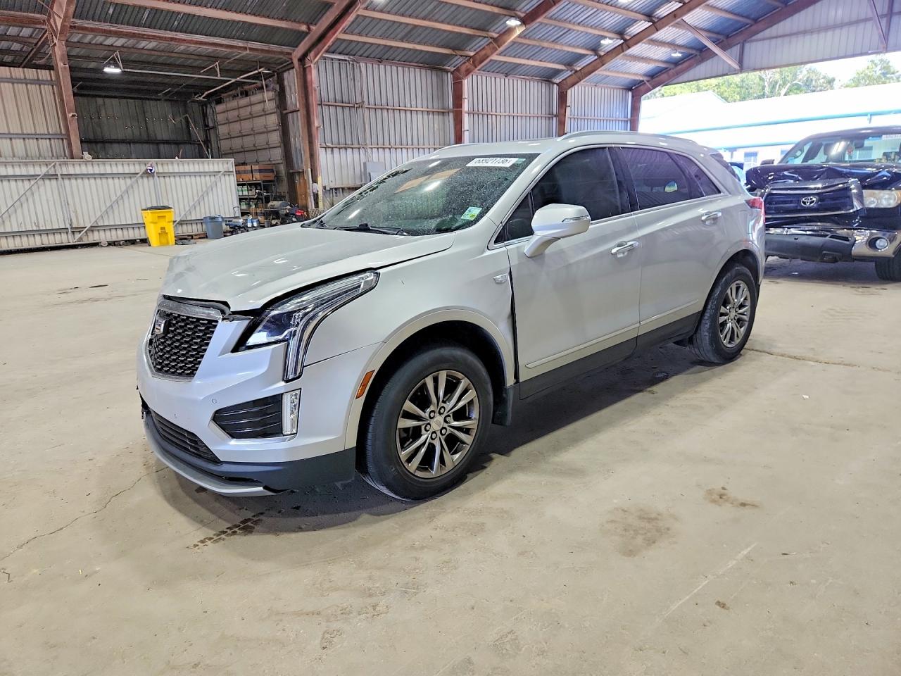 2020 CADILLAC XT5 — Front 3/4