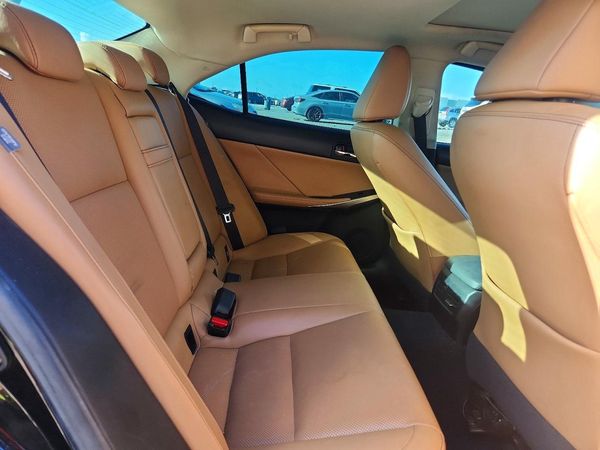 2016 LEXUS IS 200t