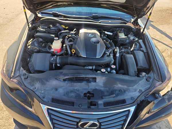 2016 LEXUS IS 200t