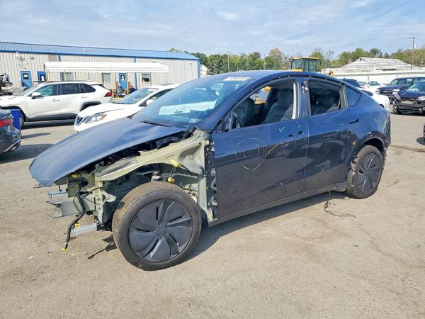 2026 TESLA MODEL Y — Front 3/4