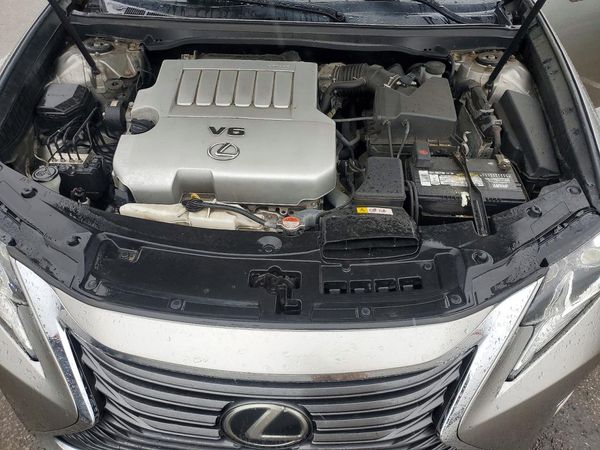 2016 LEXUS ES 350 — Engine bay
