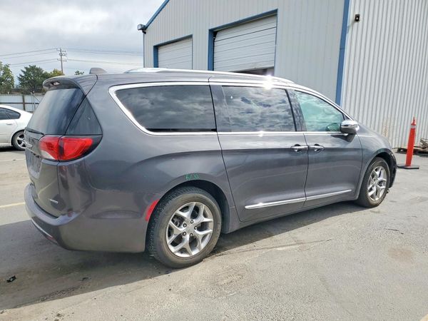 2017 CHRYSLER PACIFICA Limited — PSRA