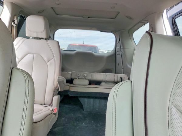 2017 CHRYSLER PACIFICA Limited — SUVN