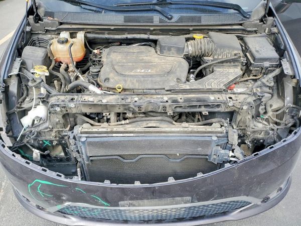 2017 CHRYSLER PACIFICA Limited — Engine bay