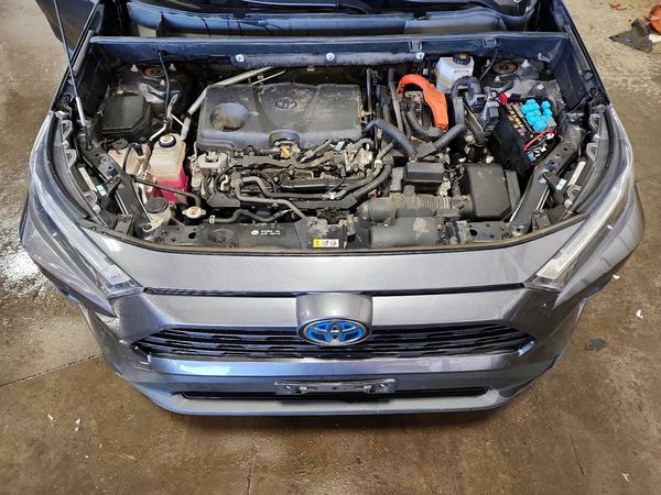 2022 TOYOTA RAV4 — Engine bay