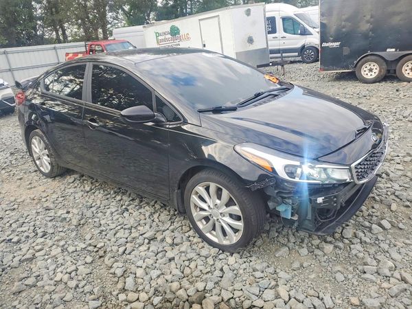 2017 KIA FORTE — Passenger 3/4