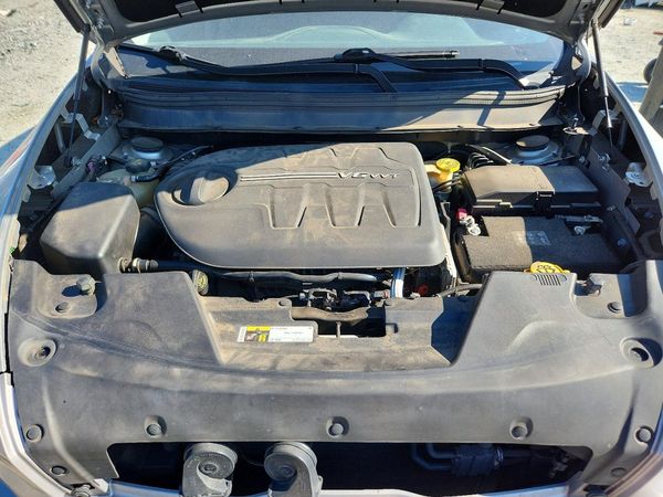 2017 JEEP CHEROKEE — Engine bay
