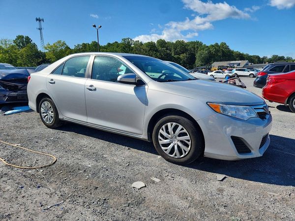 2014 TOYOTA CAMRY