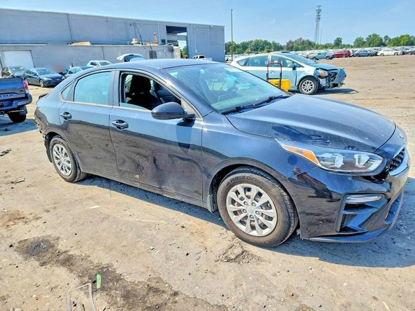 2021 KIA FORTE — Passenger 3/4