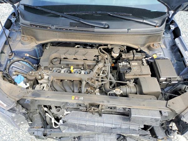 2024 HYUNDAI VENUE SEL / Limited — Engine bay