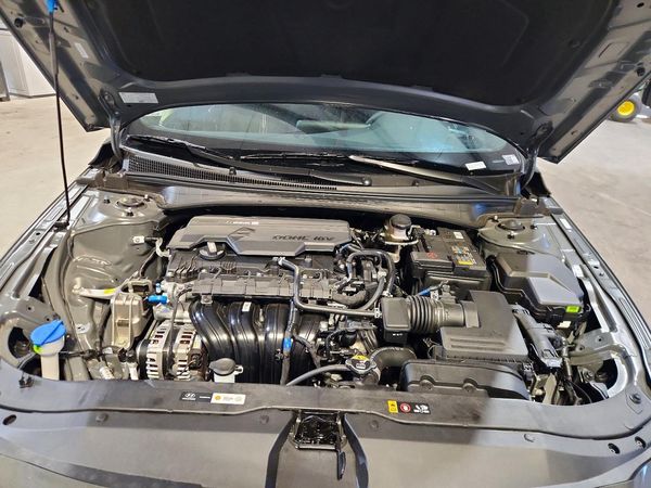 2026 HYUNDAI ELANTRA — Engine bay