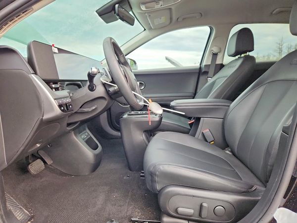 2026 HYUNDAI IONIQ SEL — DENT