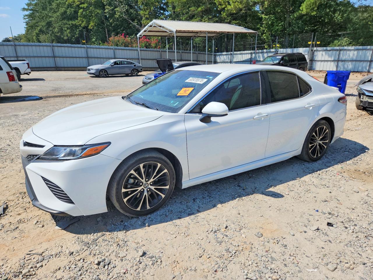 2018 TOYOTA CAMRY L/LE/SE/XLE — Front 3/4
