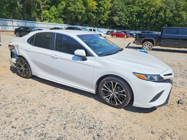2018 TOYOTA CAMRY L/LE/SE/XLE — Passenger 3/4