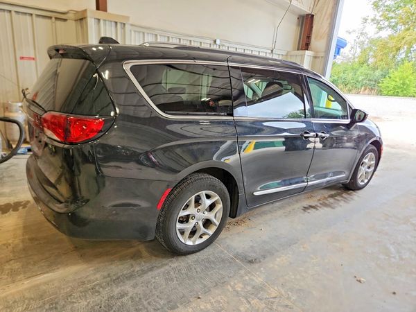2017 CHRYSLER PACIFICA Touring L Plus — PSRA
