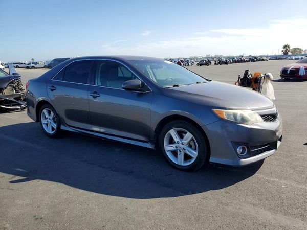 2014 TOYOTA CAMRY
