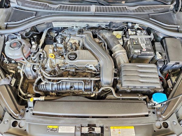 2023 VOLKSWAGEN JETTA — Engine bay