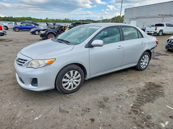 2013 TOYOTA COROLLA — Front 3/4