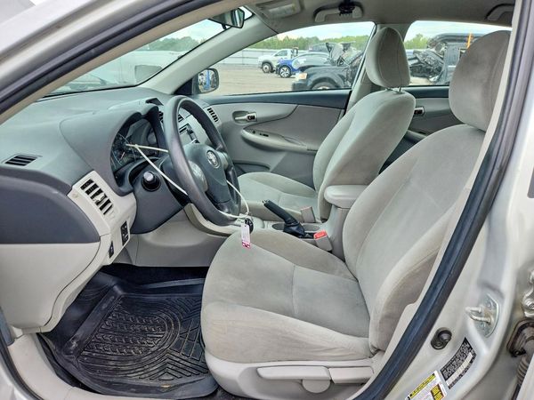 2013 TOYOTA COROLLA — DENT