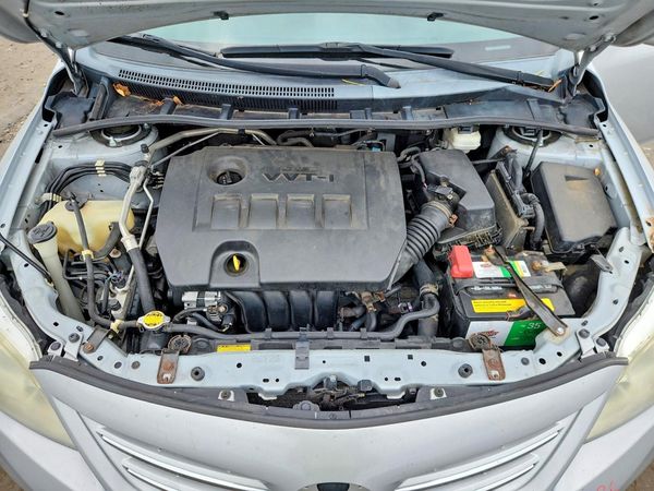 2013 TOYOTA COROLLA — Engine bay