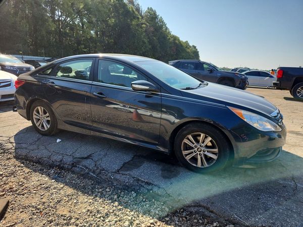 2014 HYUNDAI SONATA GLS/ GLS Popular — Passenger 3/4