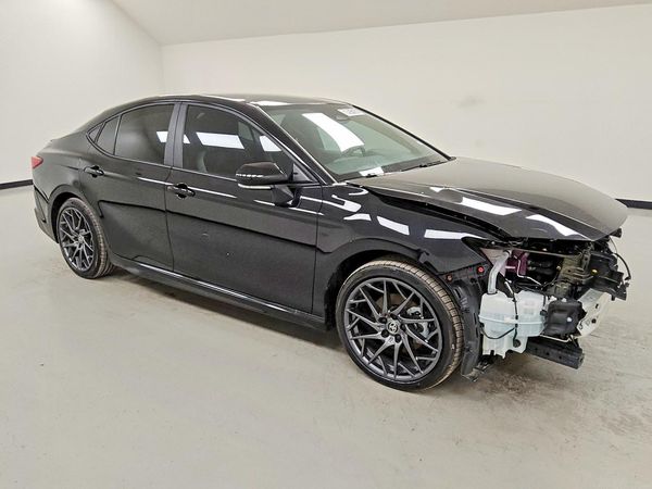 2025 TOYOTA CAMRY — Passenger 3/4