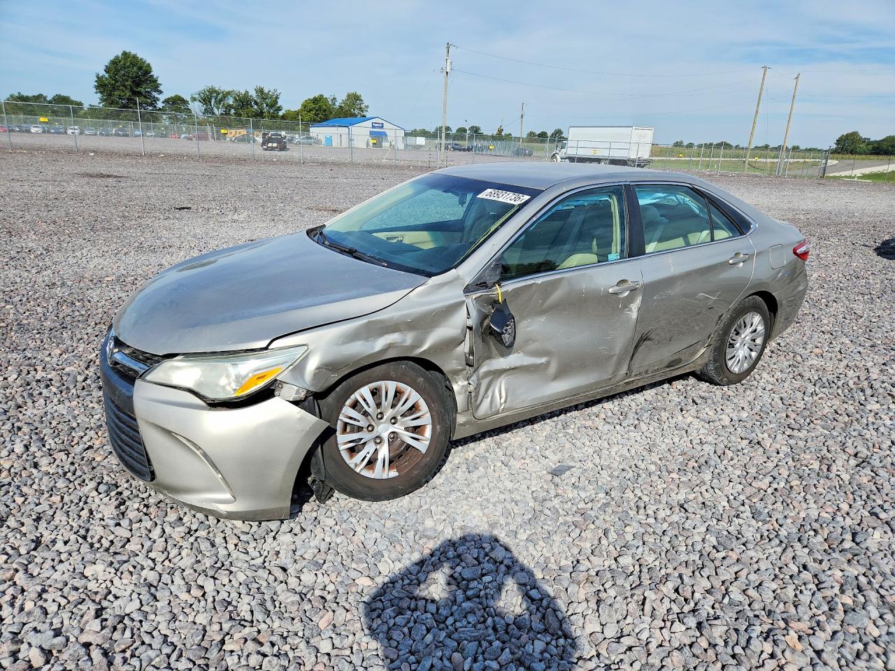 2016 TOYOTA CAMRY — Front 3/4