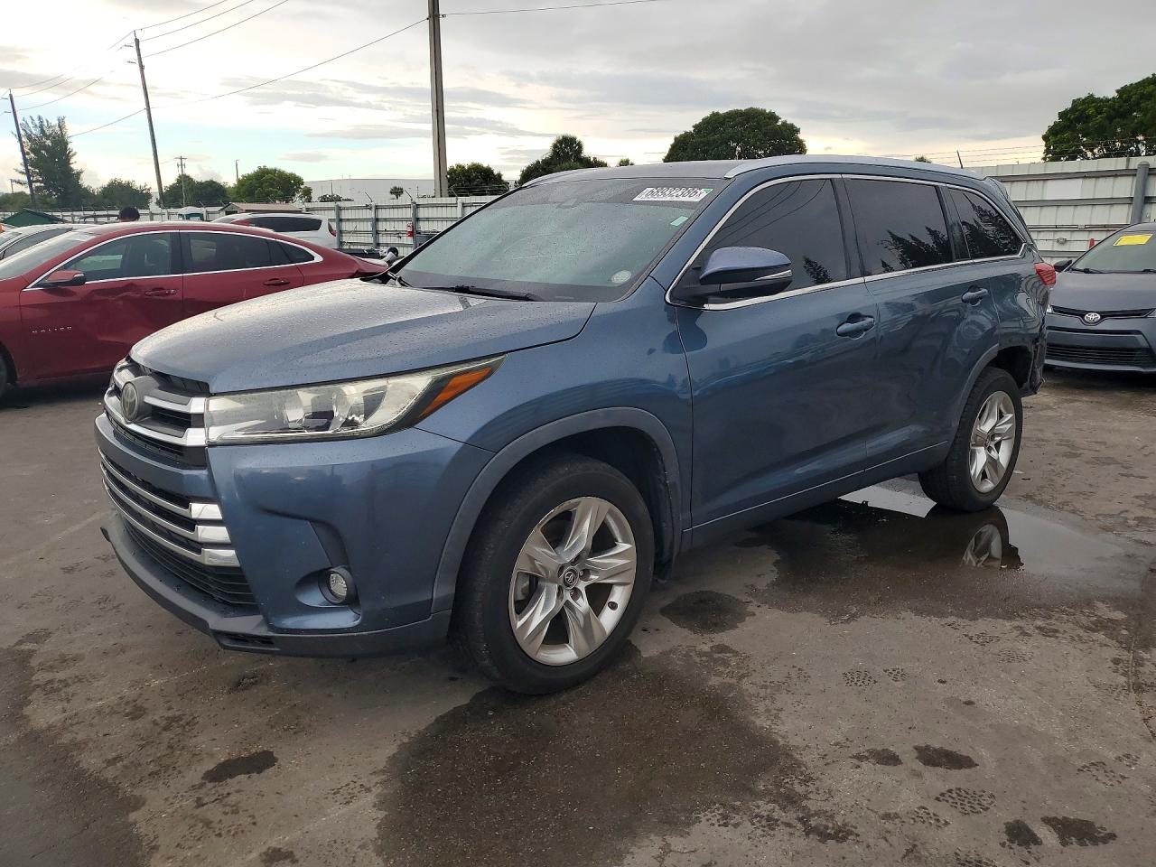 2019 TOYOTA HIGHLANDER — Front 3/4