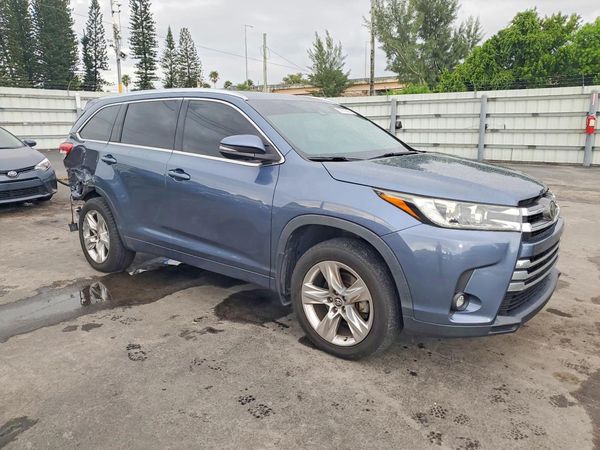 2019 TOYOTA HIGHLANDER — Passenger 3/4