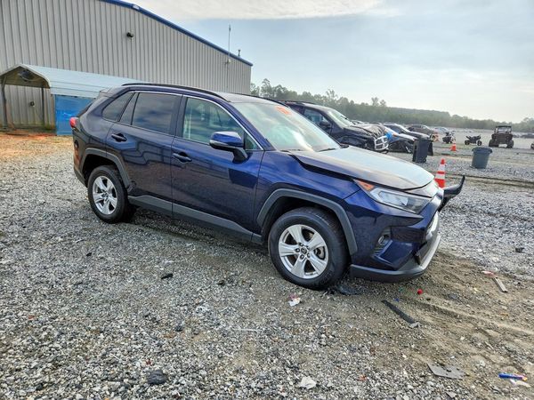 2019 TOYOTA RAV4 — Passenger 3/4