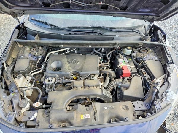 2019 TOYOTA RAV4 — Engine bay