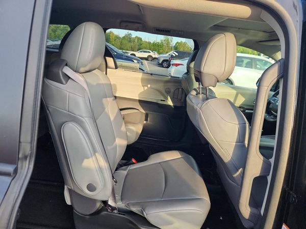 2022 TOYOTA SIENNA XLE — PSRS