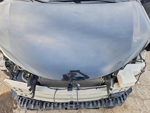 2022 TOYOTA SIENNA XLE — Engine bay