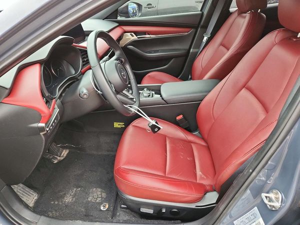2024 MAZDA 3 Premium Package — DENT