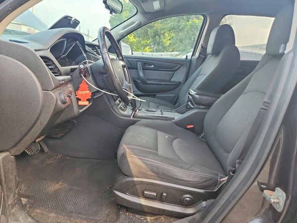 2015 CHEVROLET TRAVERSE 1LT — DENT
