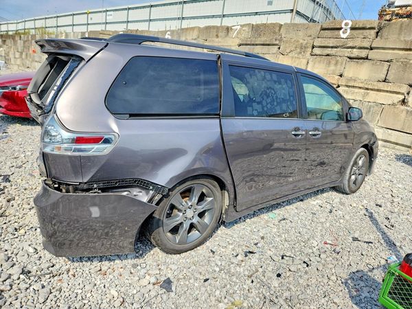 2015 TOYOTA SIENNA — PSRA