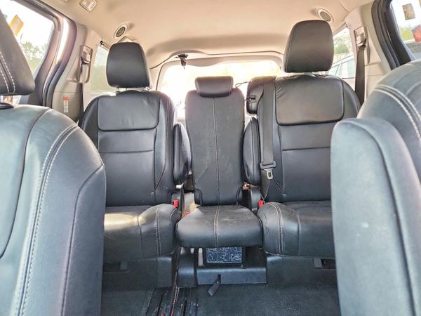 2015 TOYOTA SIENNA — SUVN