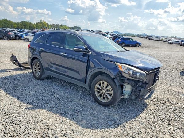 2017 KIA SORENTO L, LX